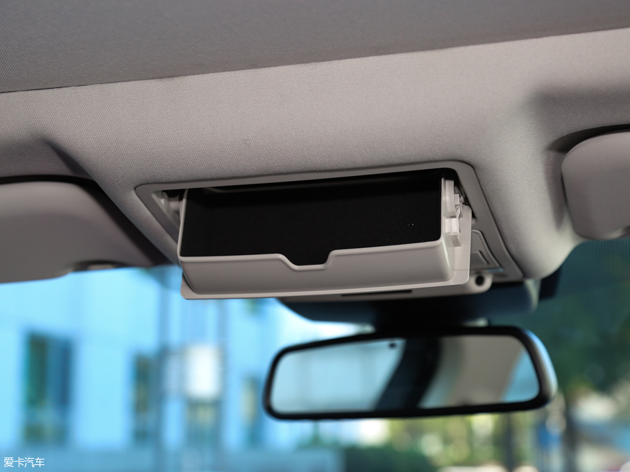 2017ݱXE 2.0T 200PS R-SPORT