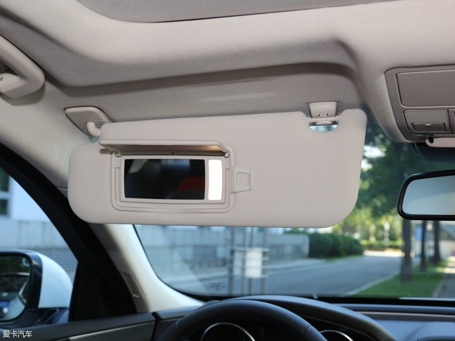 2017ݱXE 2.0T 200PS R-SPORT