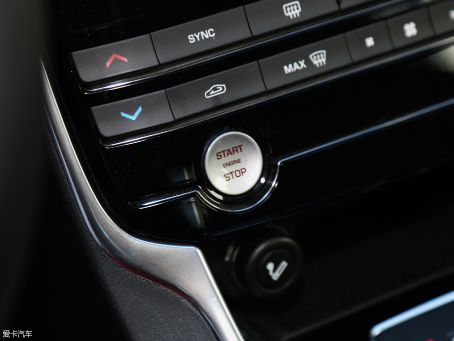 2017ݱXE 2.0T 200PS R-SPORT