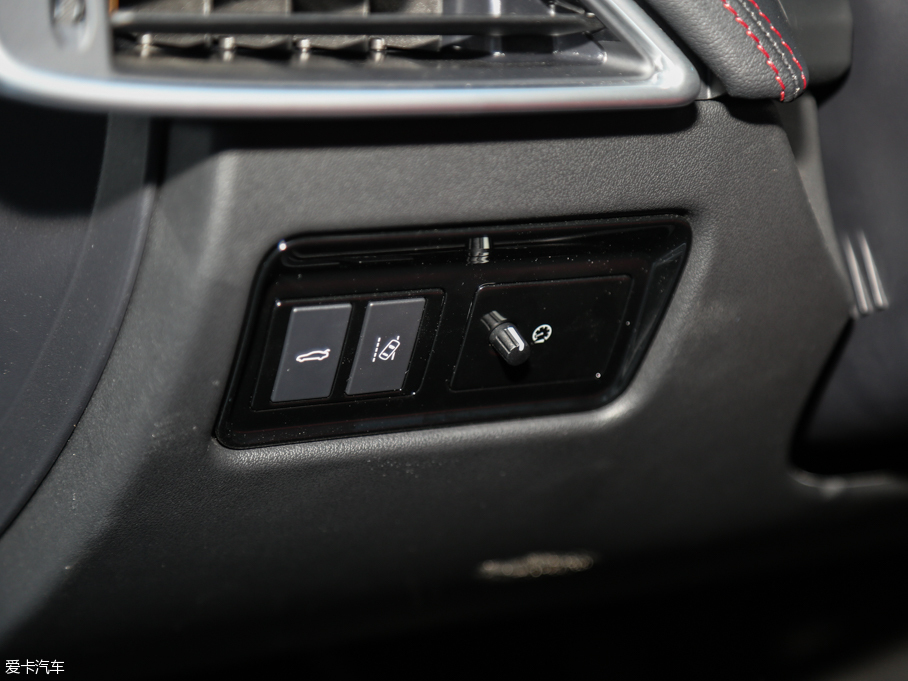 2017ݱXE 2.0T 200PS R-SPORT