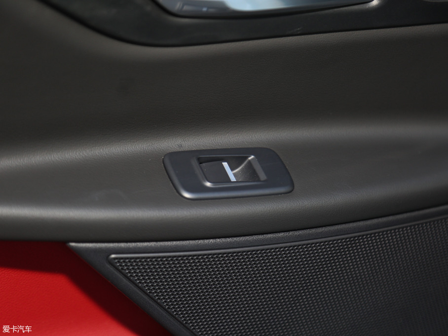 2017ݱXE 2.0T 200PS R-SPORT