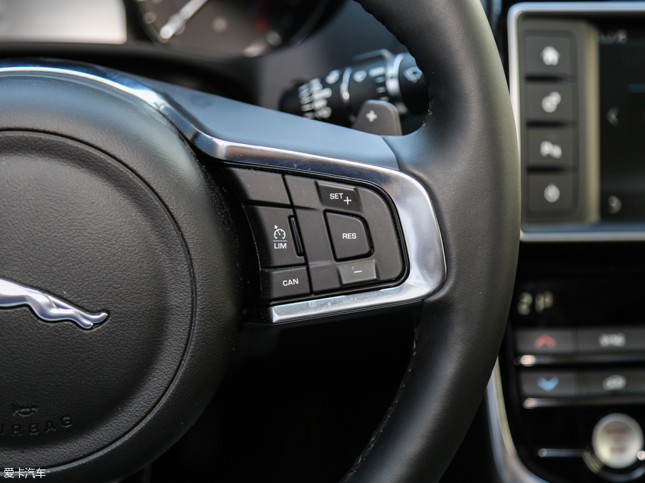 2017ݱXE 2.0T 200PS R-SPORT