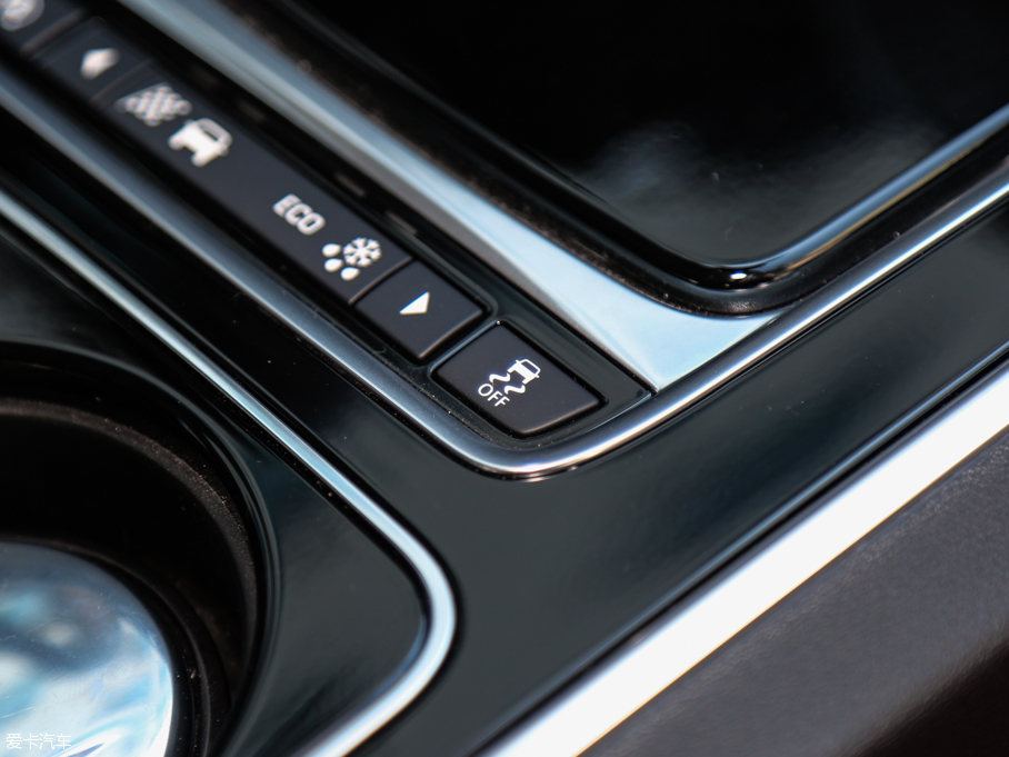 2017ݱXE 2.0T 200PS R-SPORT