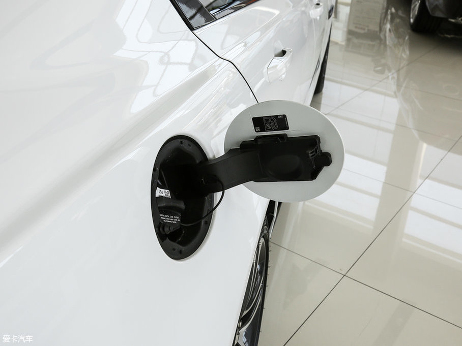 2017ݱXE 3.0T 340PS S