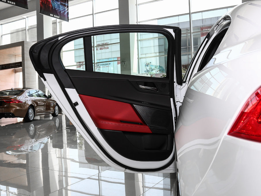 2017ݱXE 3.0T 340PS S