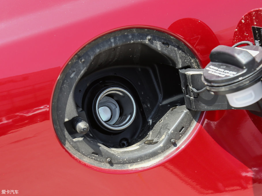 2017ݱXE 2.0T 200PS R-SPORT