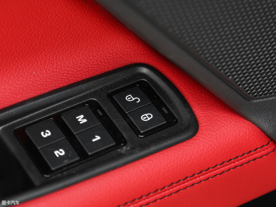 2017ݱXE 2.0T 200PS R-SPORT