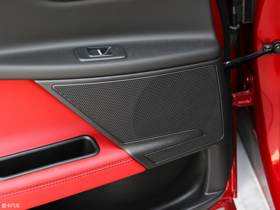 2017ݱXE 2.0T 200PS R-SPORT