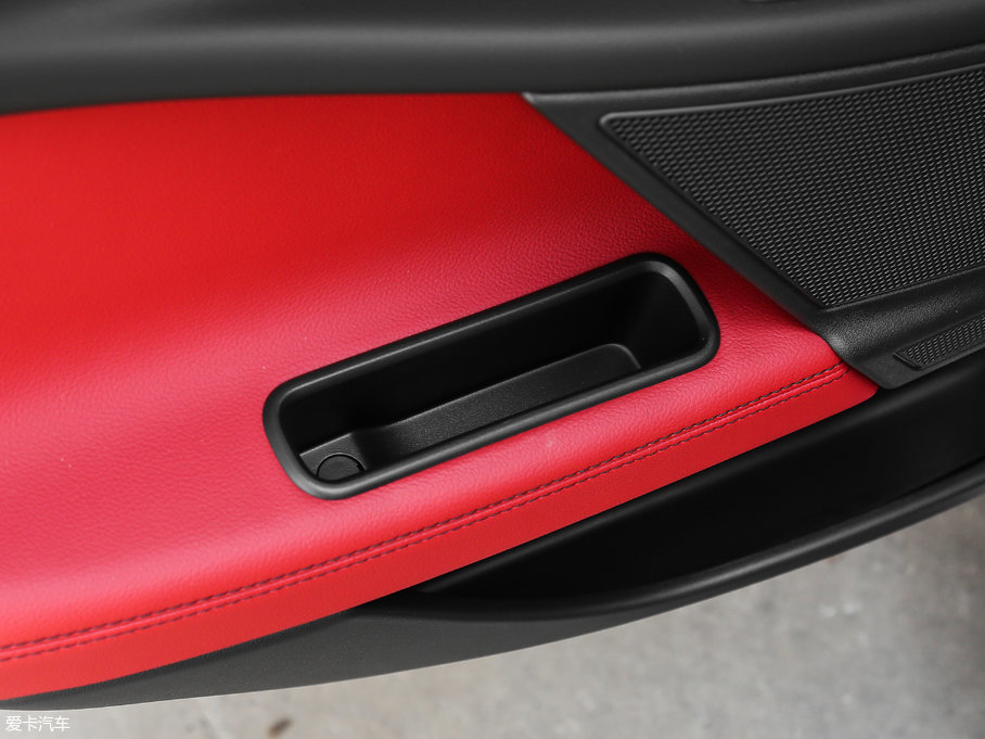 2017ݱXE 2.0T 200PS R-SPORT