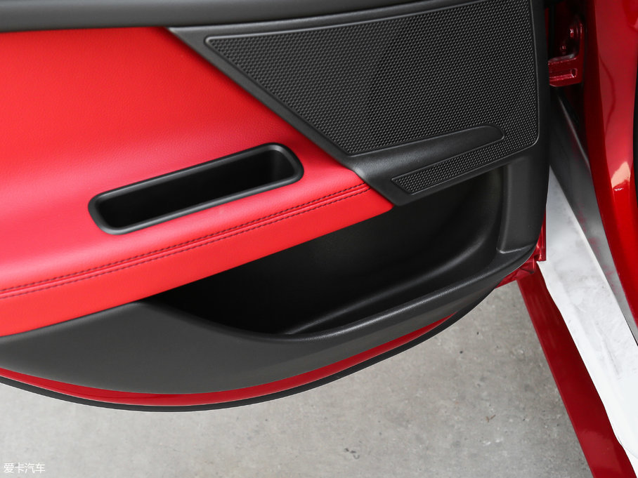 2017ݱXE 2.0T 200PS R-SPORT