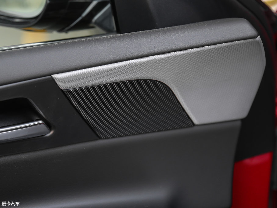 2017ݱXE 2.0T 200PS R-SPORT