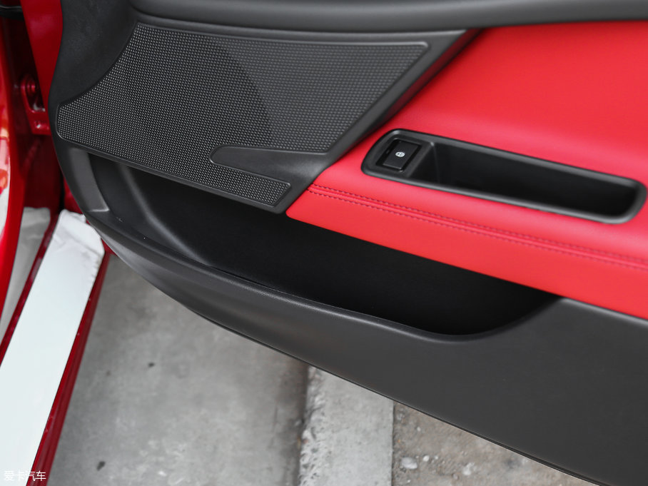 2017ݱXE 2.0T 200PS R-SPORT