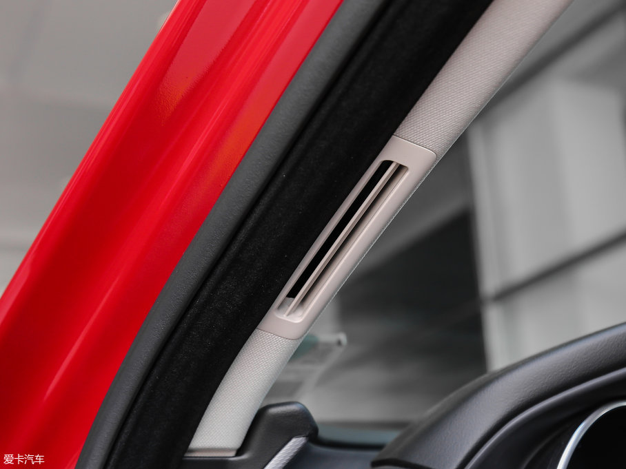 2017ݱXE 2.0T 200PS R-SPORT