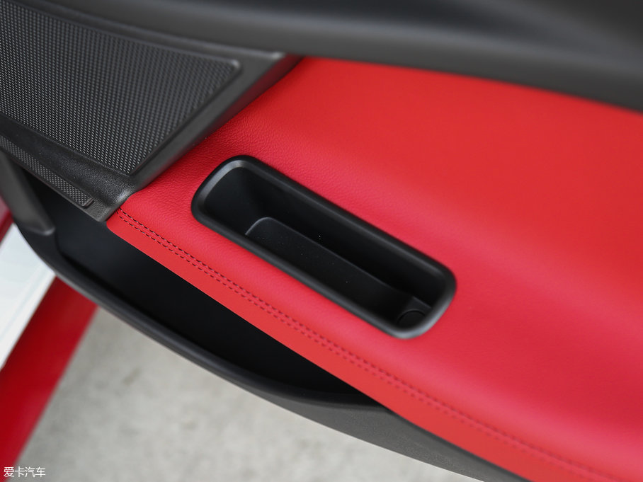 2017ݱXE 2.0T 200PS R-SPORT