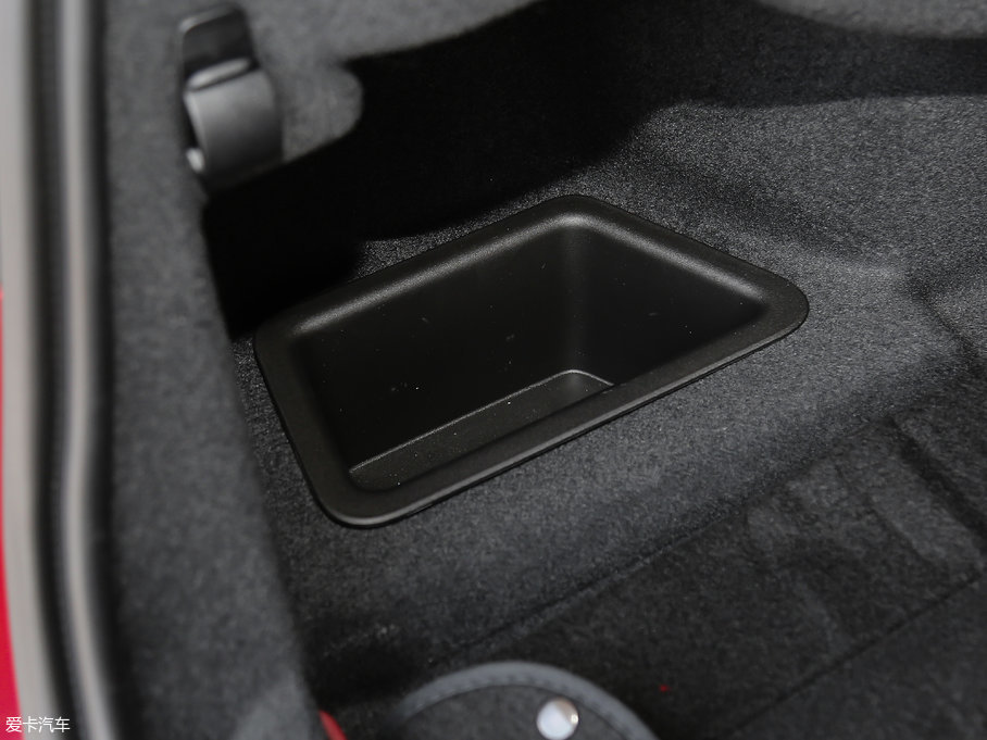 2017ݱXE 2.0T 200PS R-SPORT