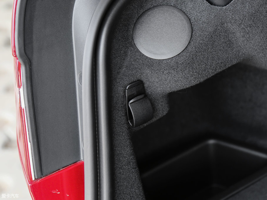 2017ݱXE 2.0T 200PS R-SPORT