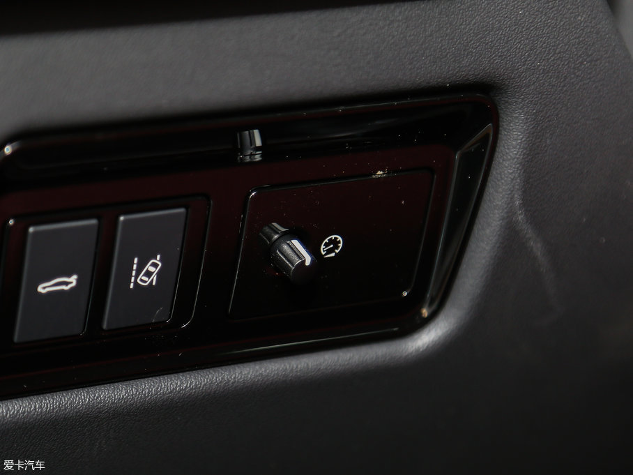 2017ݱXE 2.0T 200PS R-SPORT