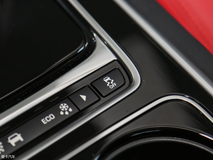 2017ݱXE 2.0T 200PS R-SPORT