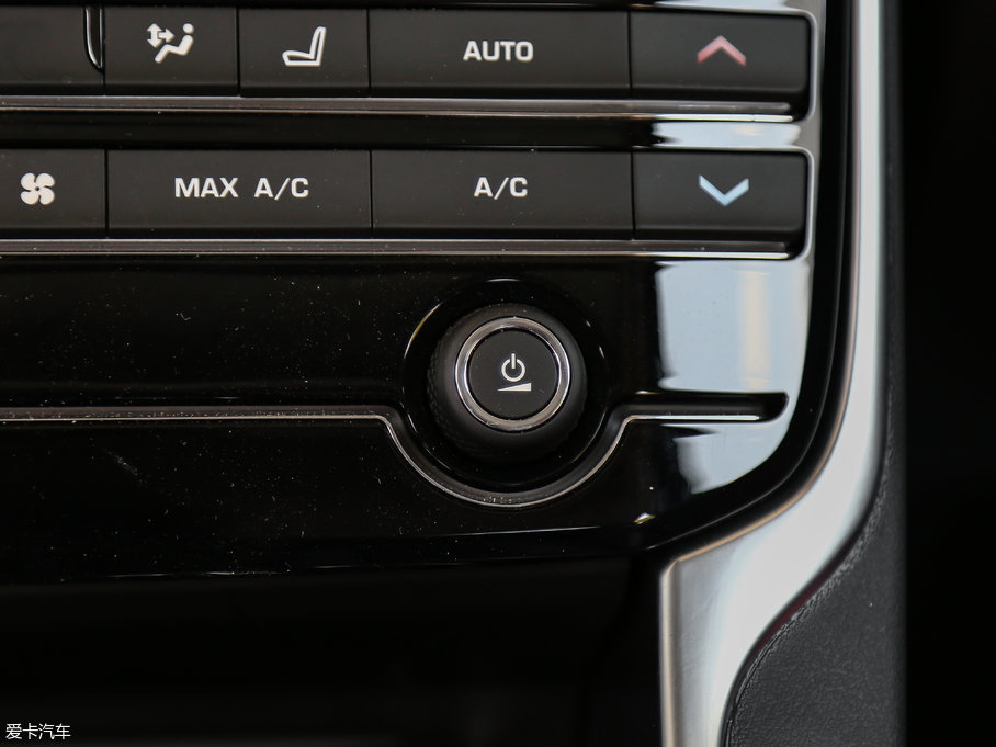 2017ݱXE 2.0T 200PS R-SPORT