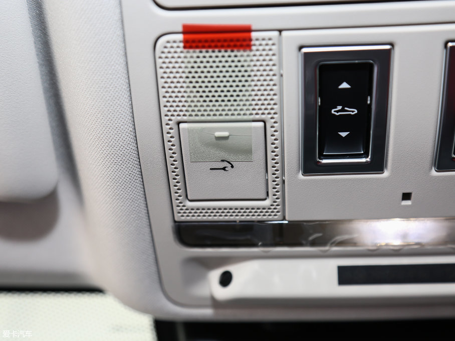 2017ݱXE 2.0T 200PS R-SPORT