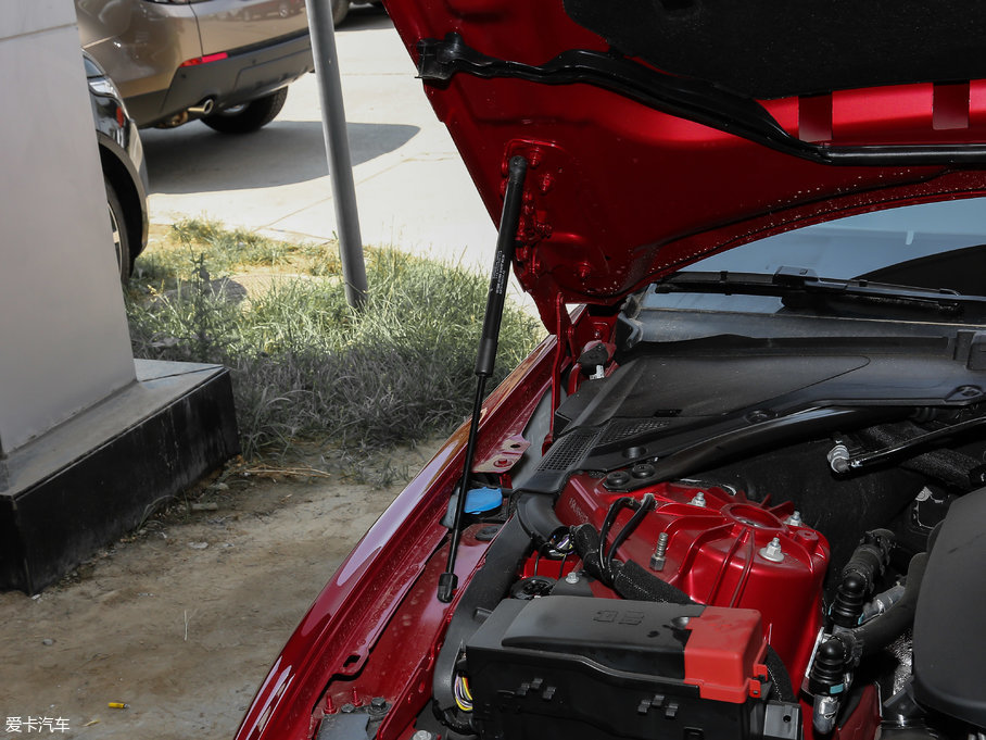 2017ݱXE 2.0T 200PS R-SPORT