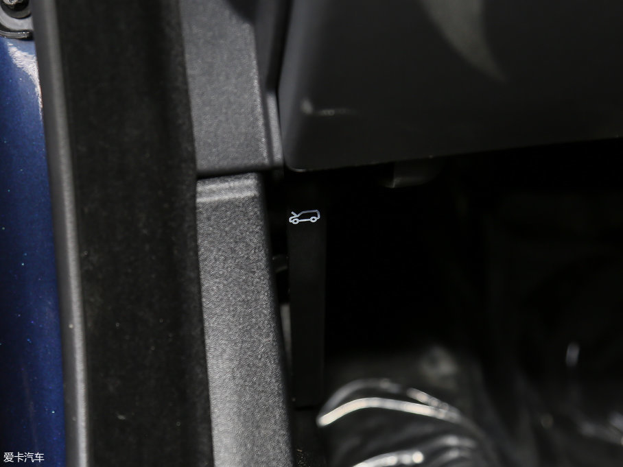 2017ݱXE 2.0T 200PS R-SPORT