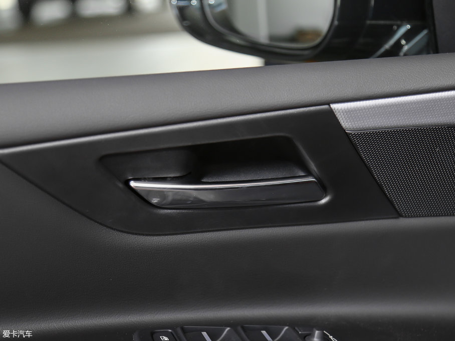 2017ݱXE 2.0T 200PS R-SPORT