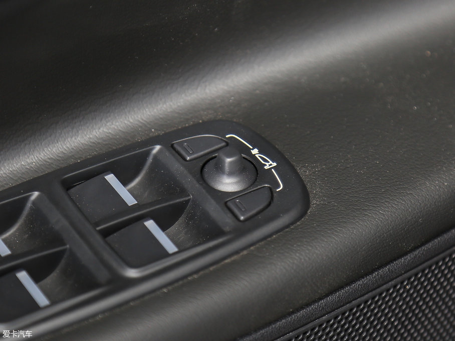 2017ݱXE 2.0T 200PS R-SPORT