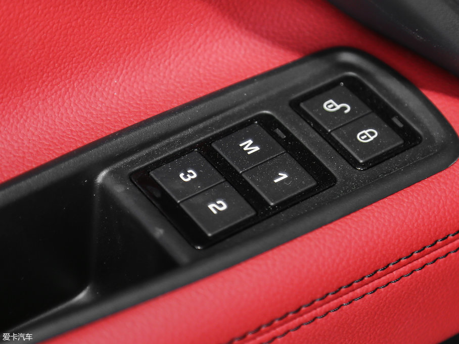 2017ݱXE 2.0T 200PS R-SPORT