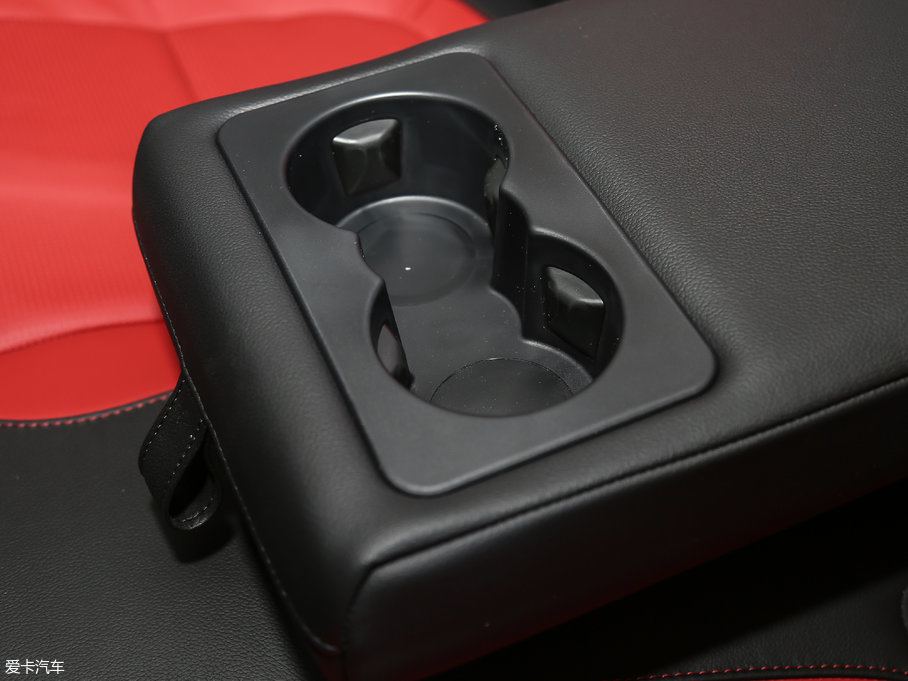 2017ݱXE 2.0T 200PS R-SPORT