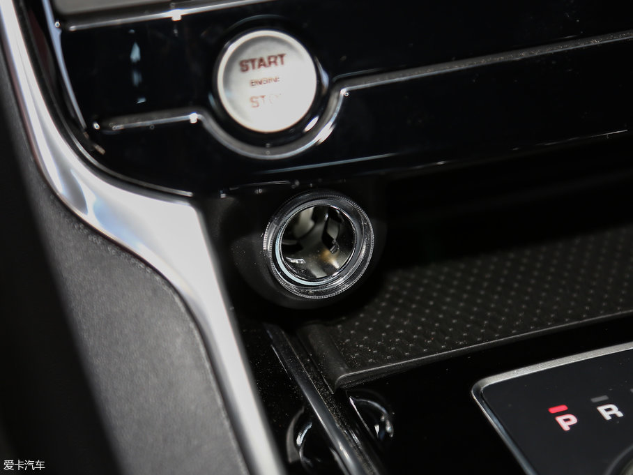 2017ݱXE 2.0T 200PS R-SPORT