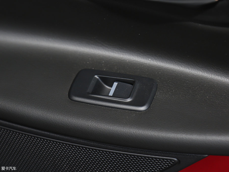 2017ݱXE 2.0T 200PS R-SPORT