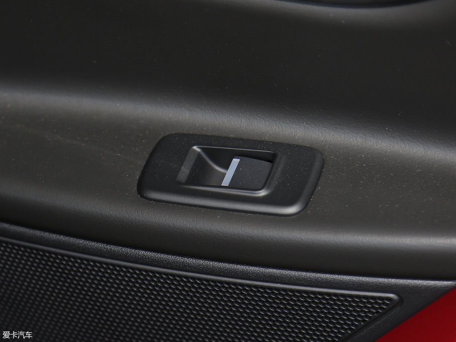 2017ݱXE 2.0T 200PS R-SPORT