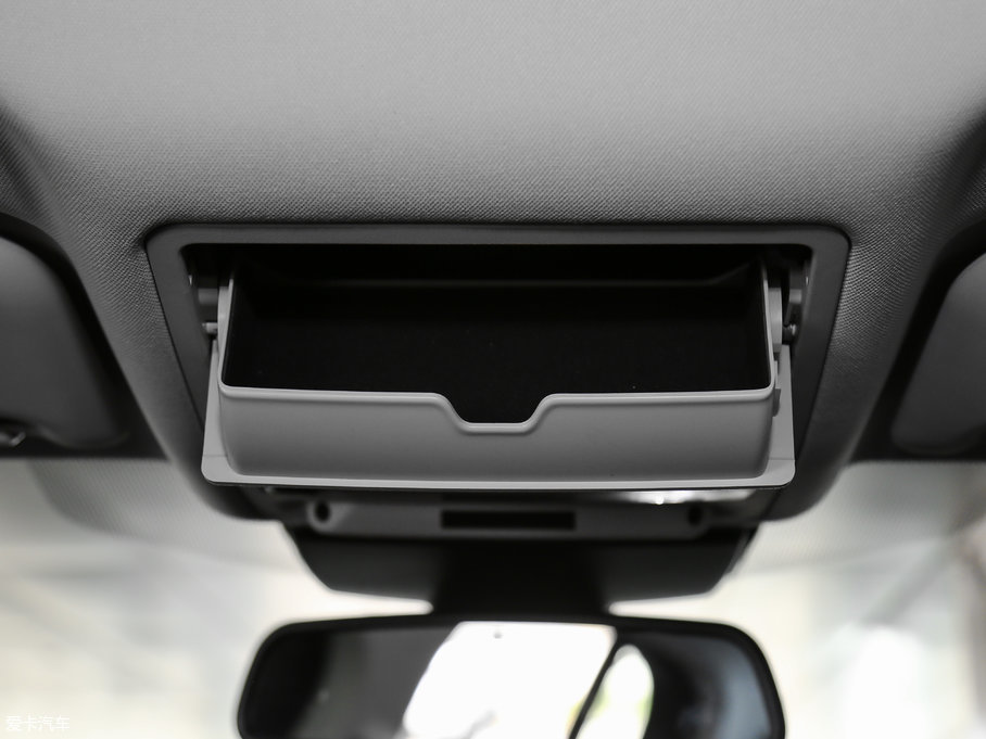 2017ݱXE 2.0T 200PS R-SPORT