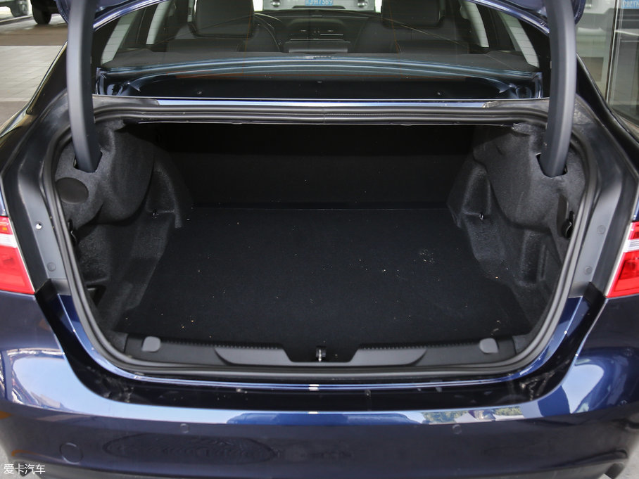 2017ݱXE 2.0T 200PS R-SPORT