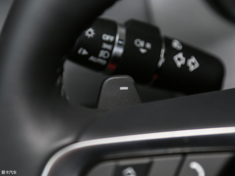 2017ݱXE 2.0T 200PS R-SPORT