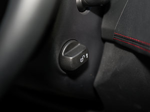 20172.0T 200PS R-SPORT g