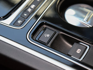 20172.0T 200PS R-SPORT п؅^(q)