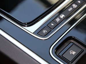 20172.0T 200PS R-SPORT п؅^