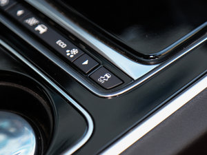 20172.0T 200PS R-SPORT п؅^