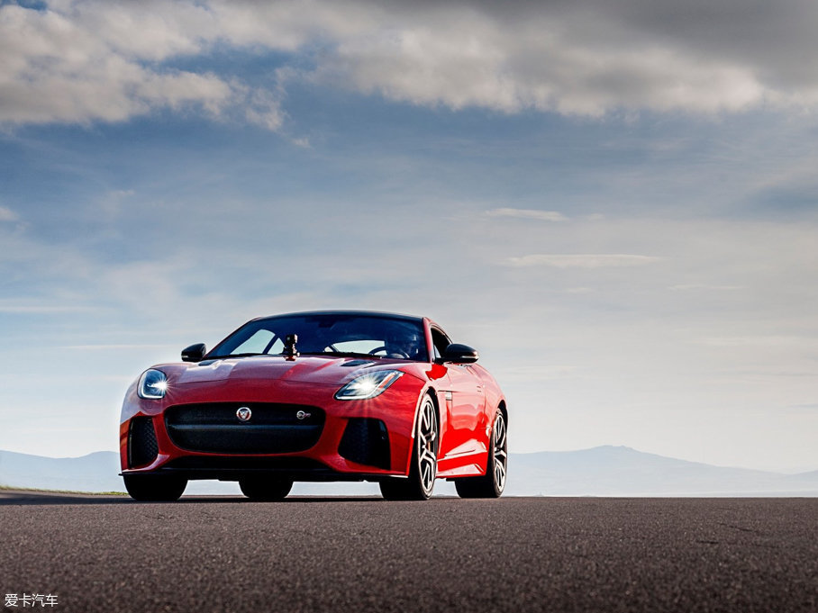 2018��ݱ�F-TYPE 5.0T SVR �����