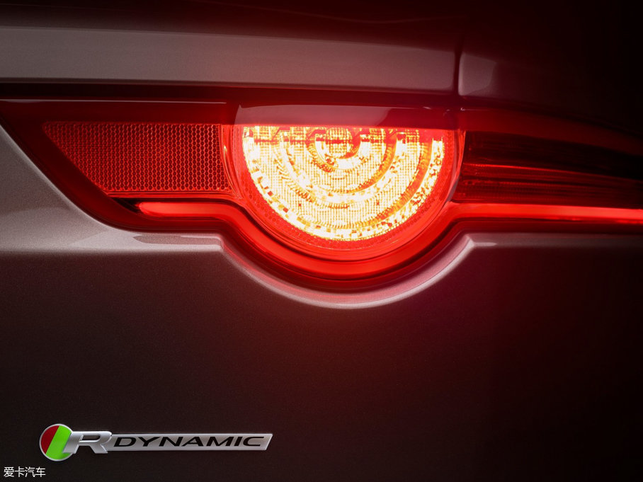 2017��ݱ�F-TYPE R DYNAMIC