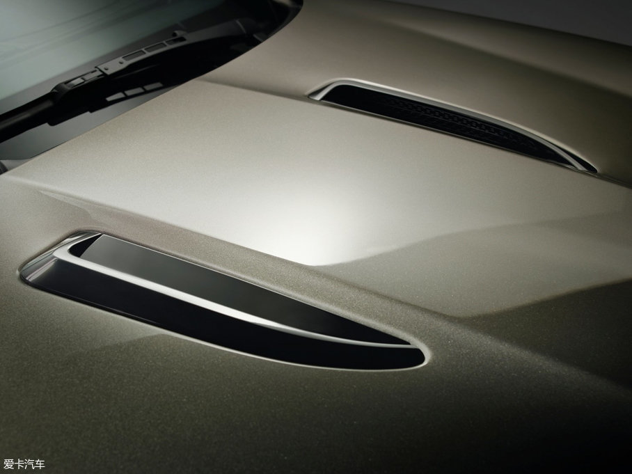 2017��ݱ�F-TYPE R DYNAMIC