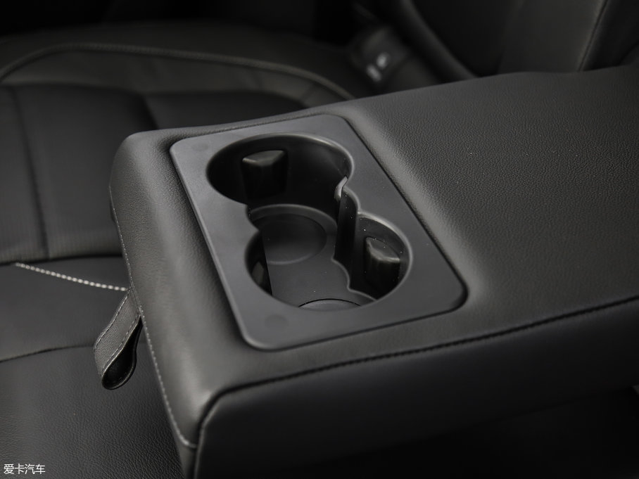 2018ݱF-PACE 2.0T R-Sport\Ӱ