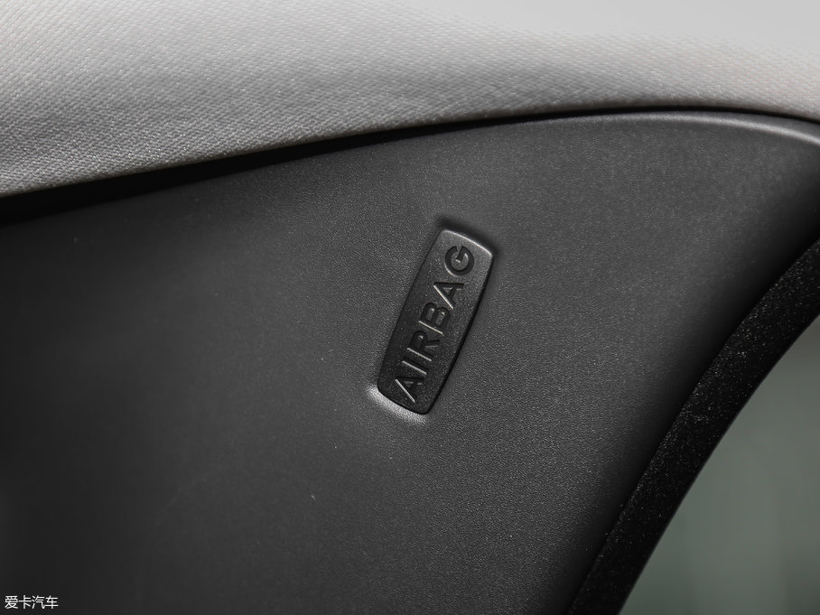 2018ݱF-PACE 2.0T R-Sport\Ӱ