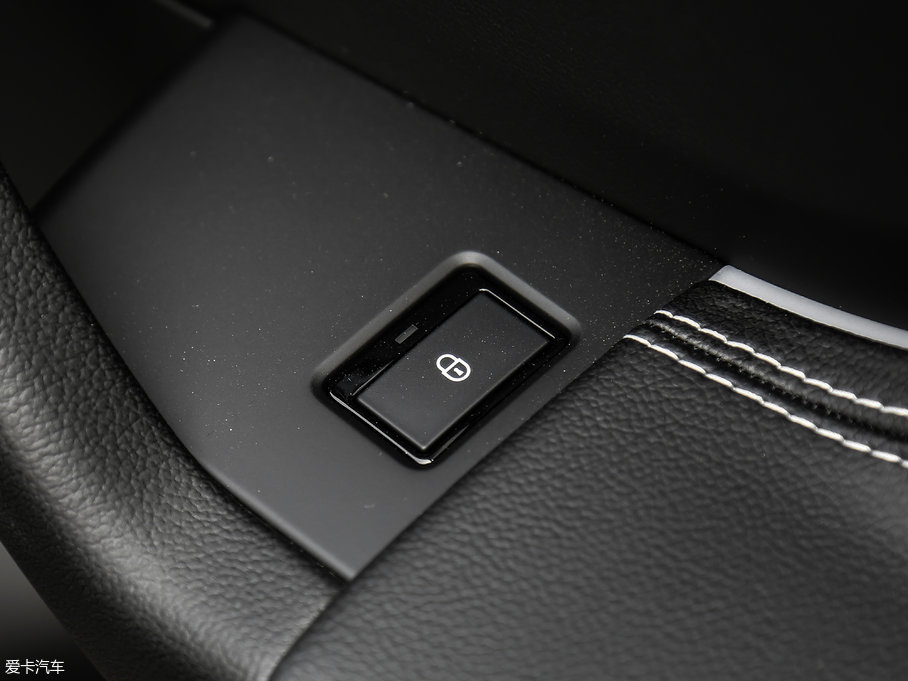 2018ݱF-PACE 2.0T (q)R-Sport\(yn)(dng)