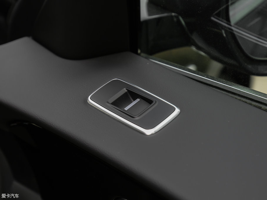 2018ݱF-PACE 2.0T R-Sport\Ӱ