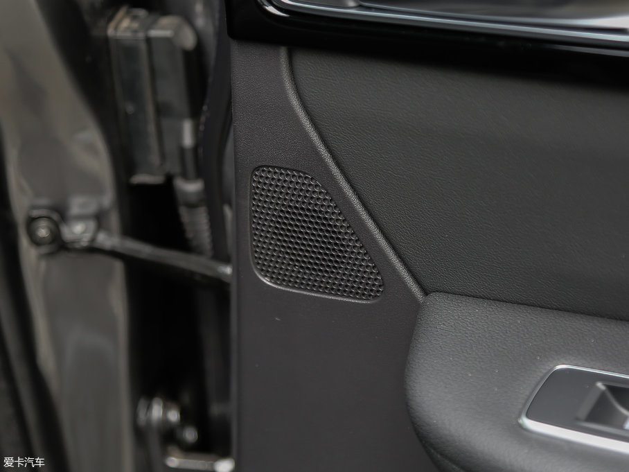 2018ݱF-PACE 2.0T R-Sport\Ӱ