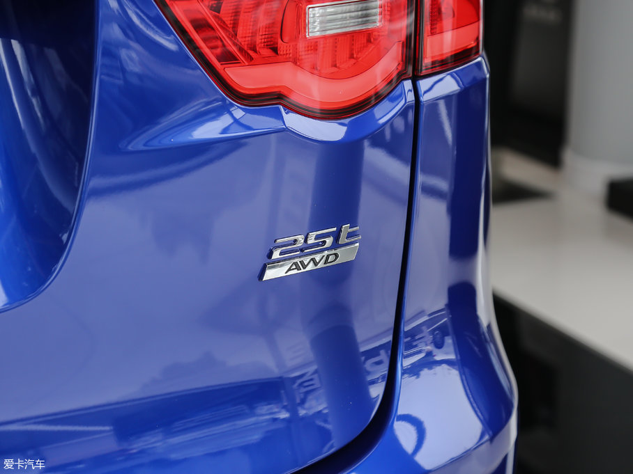 2018ݱF-PACE 2.0T 򌶼