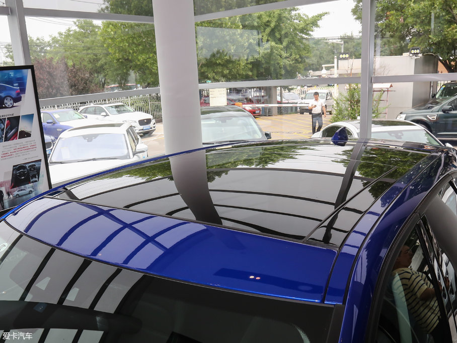 2018ݱF-PACE 2.0T 򌶼